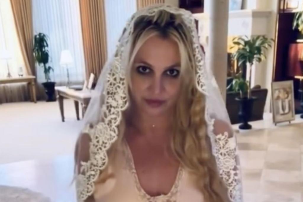 Sorpresa: britney volvió a casarse... aunque con ella misma