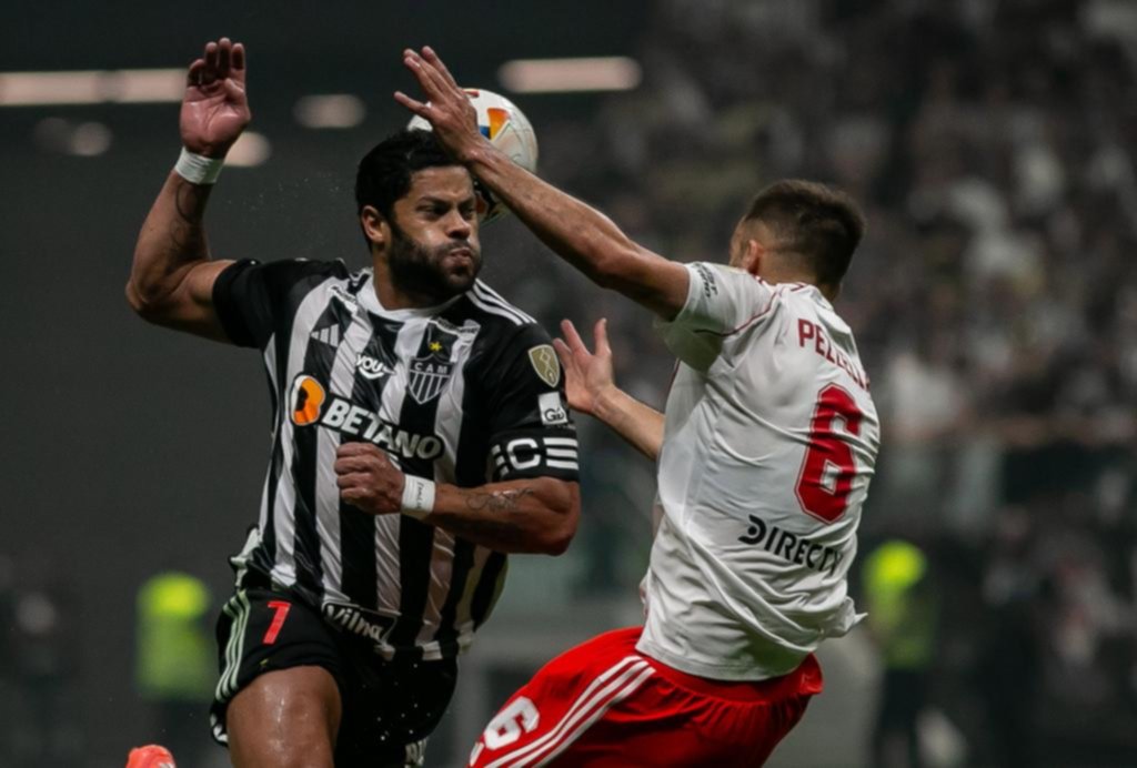 Al borde del abismo: River cayó por goleada en Brasil