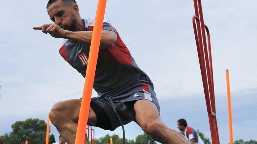 En Estudiantes, Domínguez espera por el regreso de varios titulares