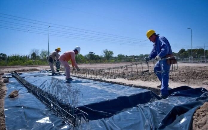 La Ribera avanza en la construcción de su nueva planta de hormigón