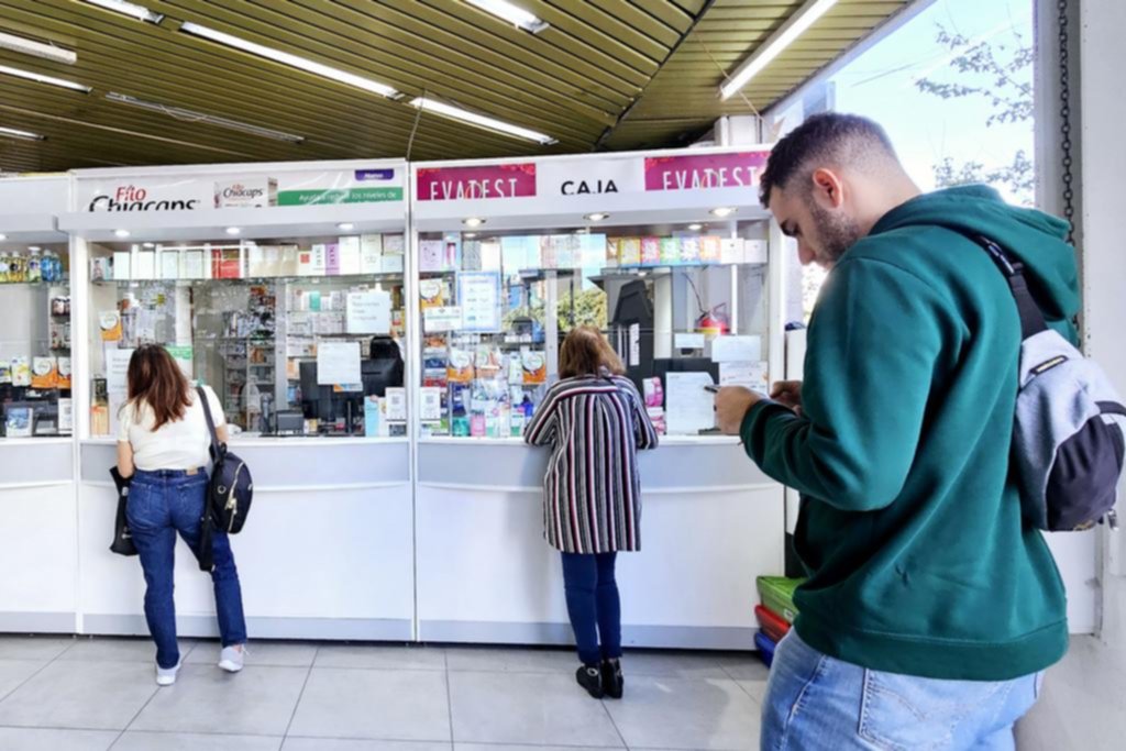 Remedios, sin cobertura: los que pasaron a venta libre suben más