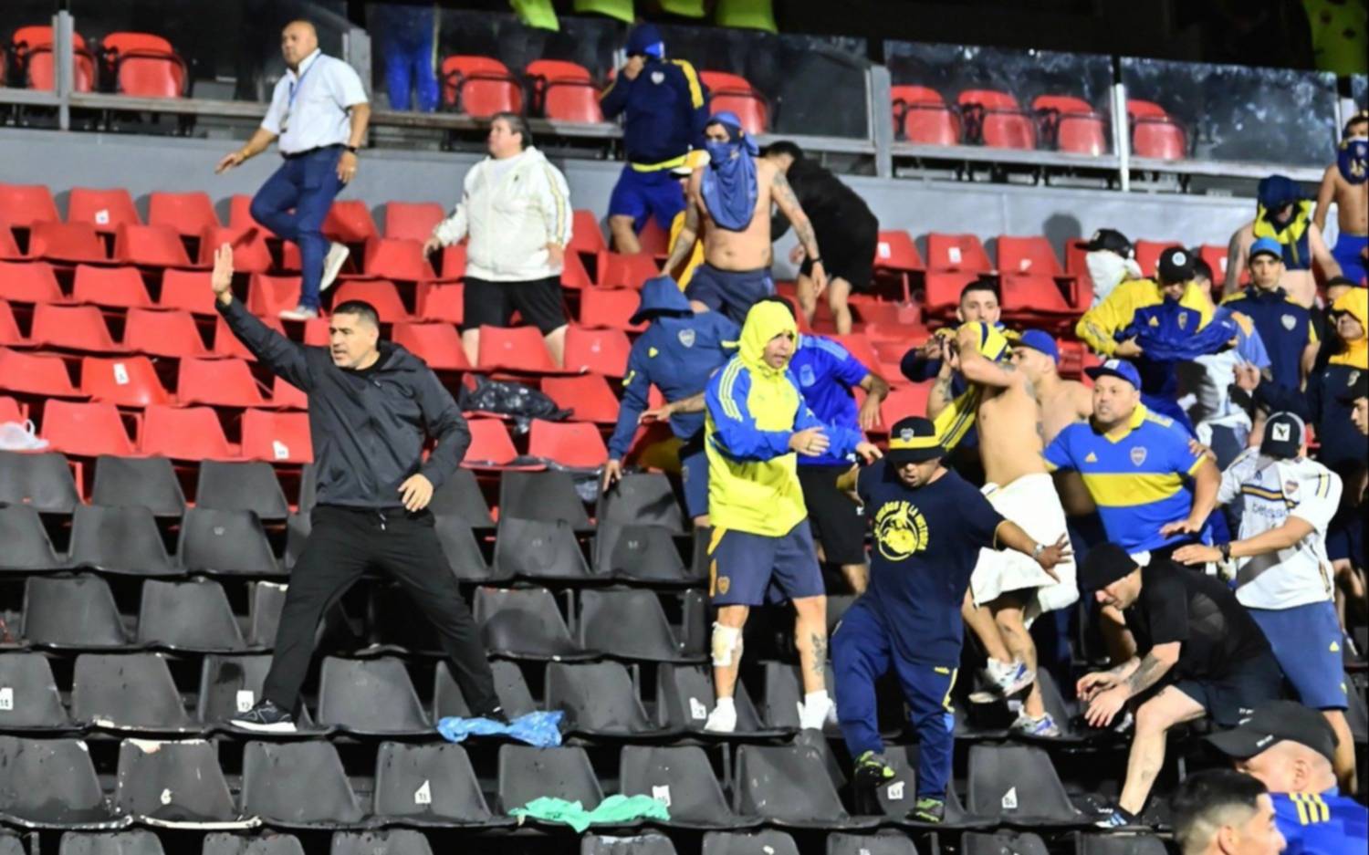 Riquelme habló de los incidentes en los que intervino: "Hay que agradecerle a los barras que ayudaron"