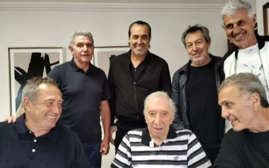 “Qué lindo verte bien, Carlos”: los campeones del Mundo visitaron a Bilardo