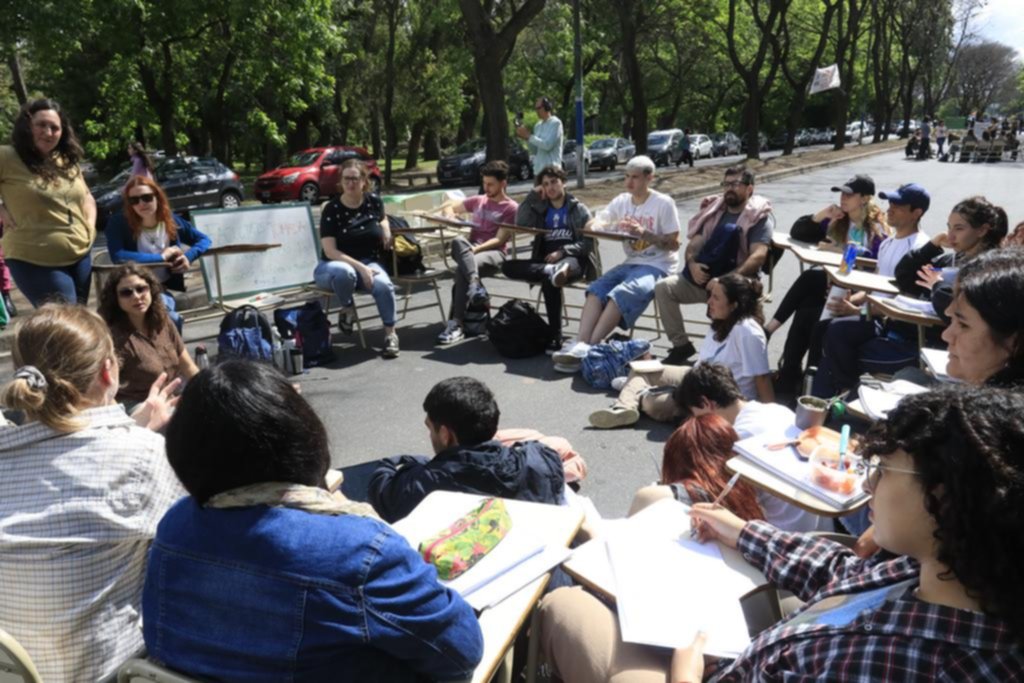 Otra jornada de protesta con clases en las calles anunciaron los estudiantes