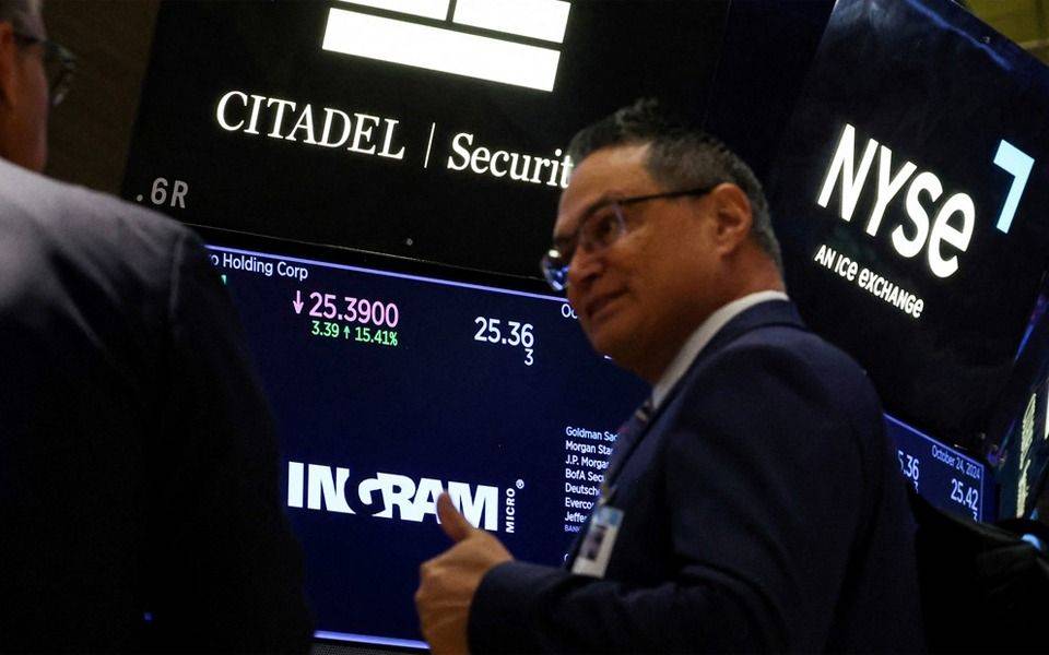 El riesgo país de Argentina ayó a su nivel más bajo en cinco años