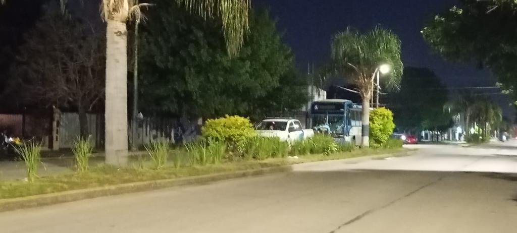 Avisa que falta iluminación en 7 entre 512 y 513 desde hace varios años