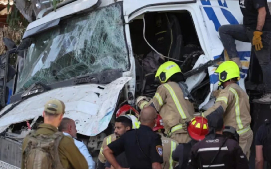 Guerra en Medio Oriente: un camión atropelló a decenas de personas cerca de Herzliya y hablan de "atentado terrorista"