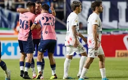 San Lorenzo volvió a su andar irregular
