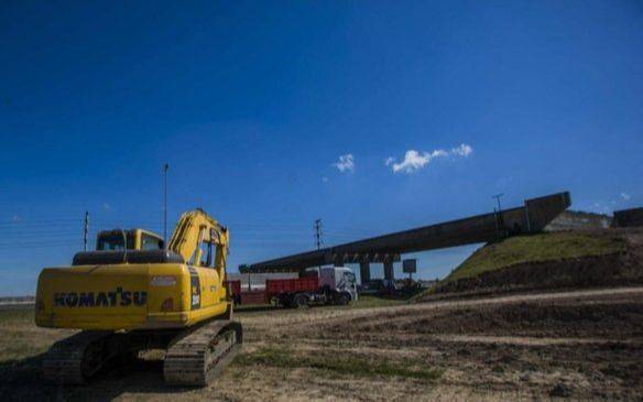 Autopista: reflotan obras de la bajada de City Bell, harán un tercer carril en un tramo clave y anuncian repavimentación