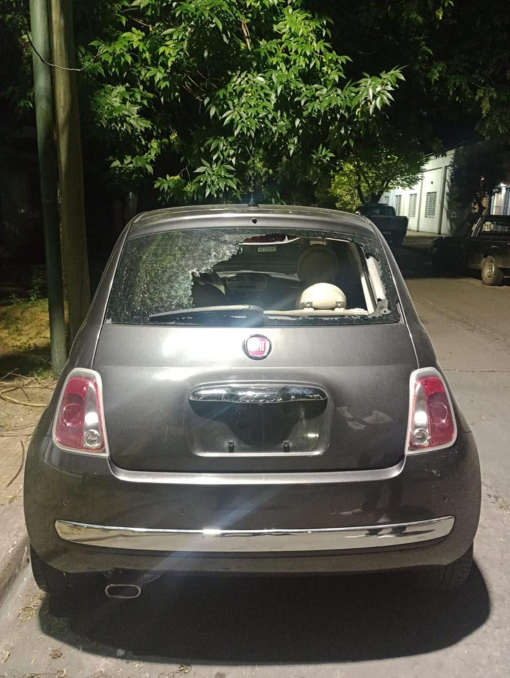Roturas en un Cinquecento: un detenido
