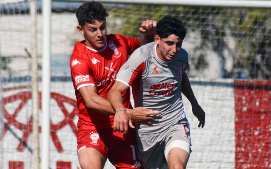 La Reserva del Pincha rescató un empate sobre Huracán en el final y es líder de la Zona 2
