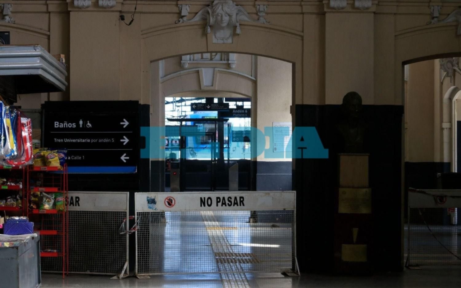 El paro en La Plata: sin tren, filas en las paradas de micros y bajo impacto en comercios