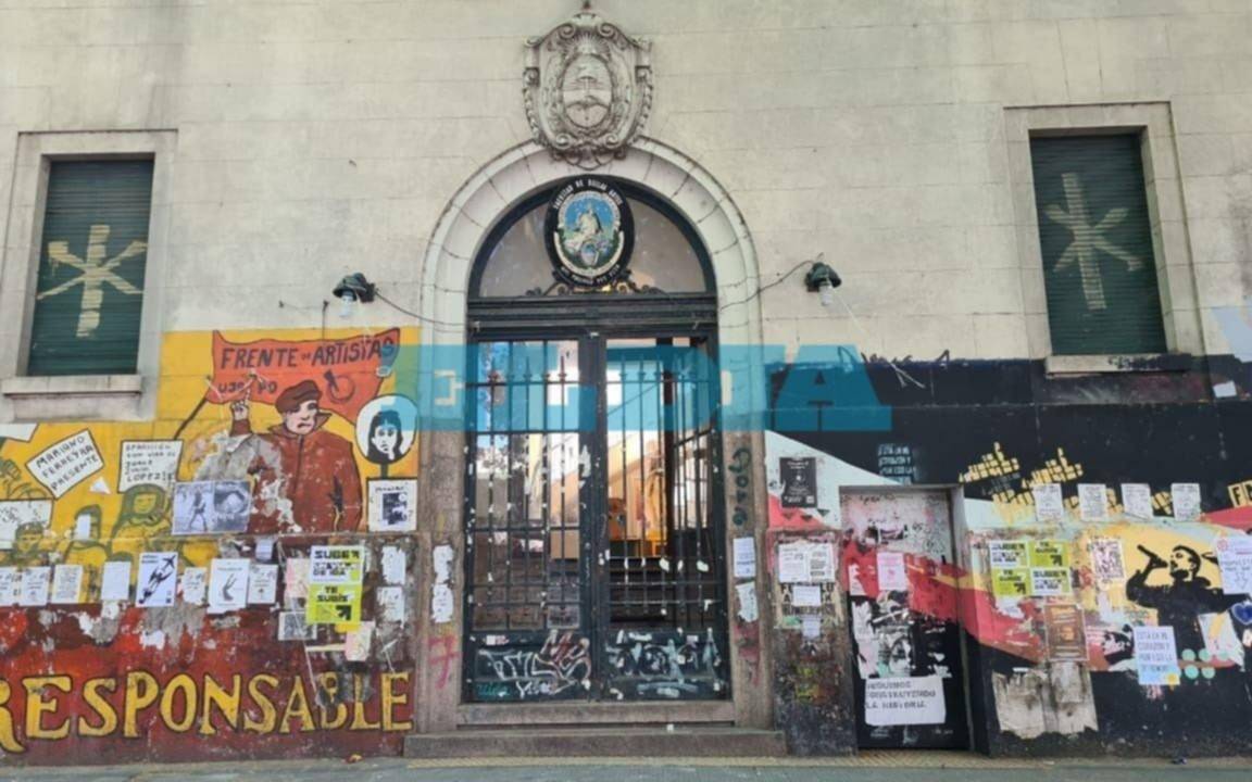 Huelga educativa en La Plata: acatamiento dispar en las facultades y con más fuerza en las escuelas