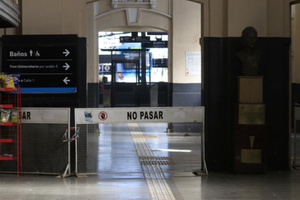 Dispar alcance tuvo la medida de fuerza del transporte en La Plata