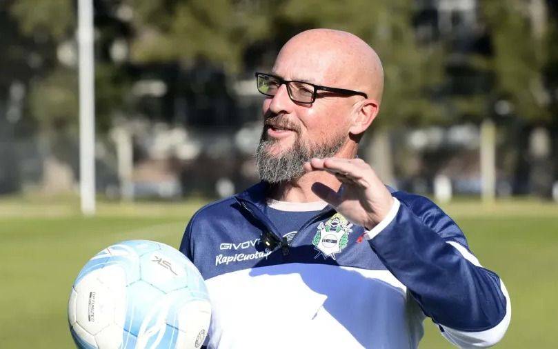 ¿Orfila cambia el arquero de Gimnasia? El equipo que tiene en mente para Sarmiento