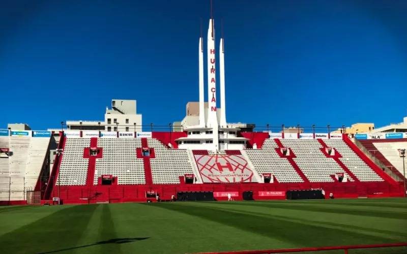 Otro club en crisis: FIFA inhibe a Huracán por deudas y complica su futuro deportivo