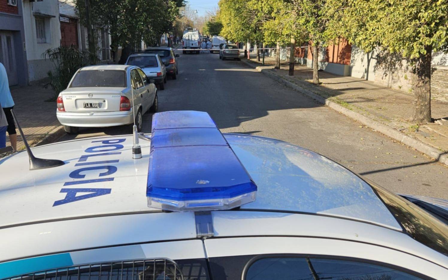 Conmoción en la zona oeste de La Plata: encontraron muerto a un joven de 16 años en su casa