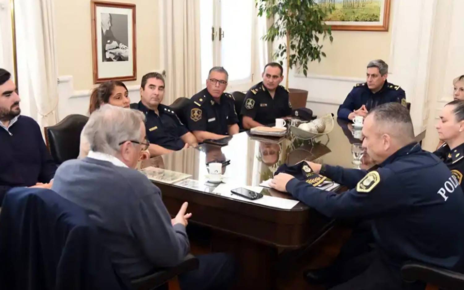 Lunghi pidió más control policial en Tandil y reunió a jefes locales para reforzar patrullas 