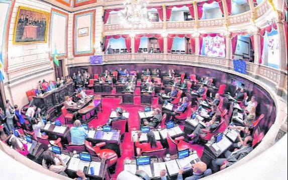 Un intento de Kicillof, el freno de La Cámpora y los cargos en juego