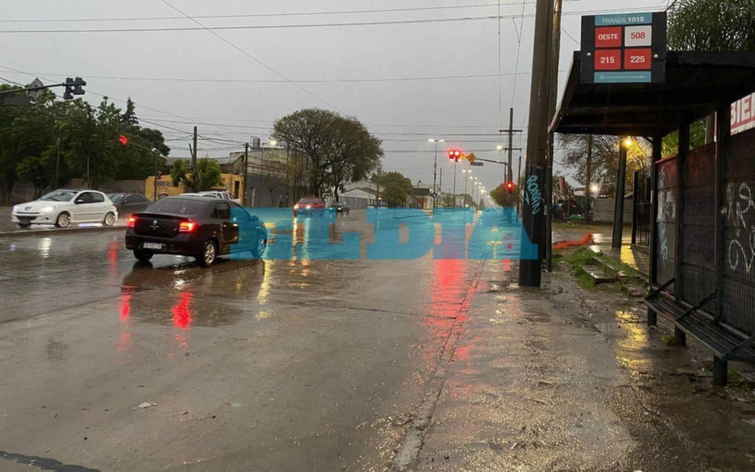 Domingo con lluvia durante todo el día: ¿cuándo mejora en La Plata?