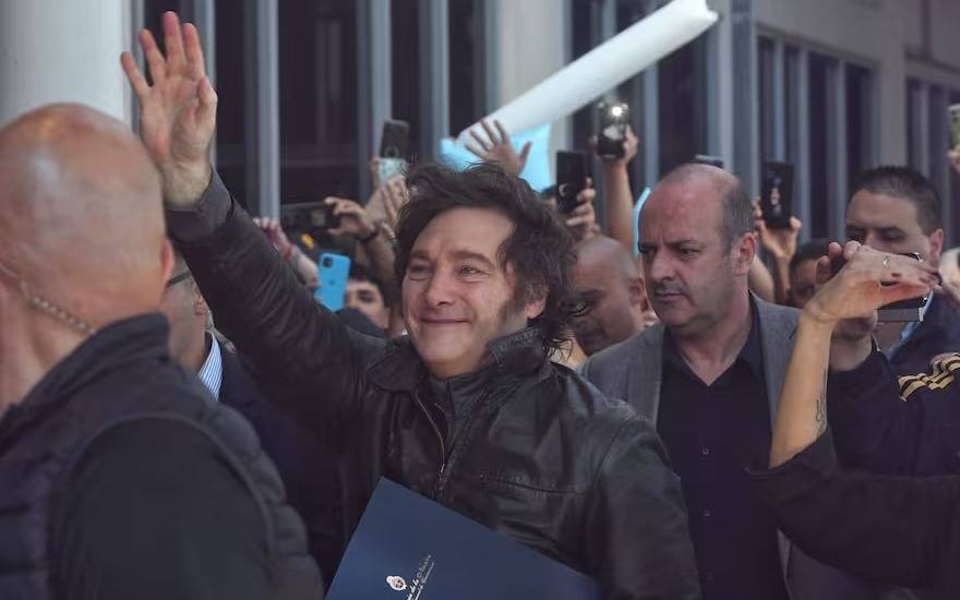 Milei concentra su presencia en la campaña: encabeza actos en cinco provincias y viaja a Estados Unidos
