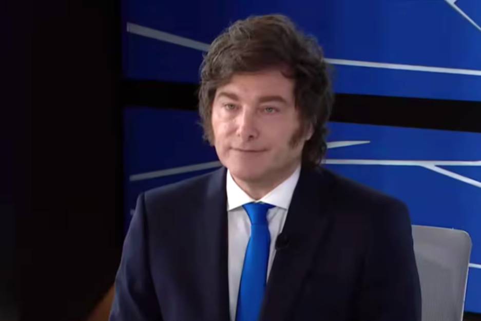 “No lo eché , es víctima de una operación”
