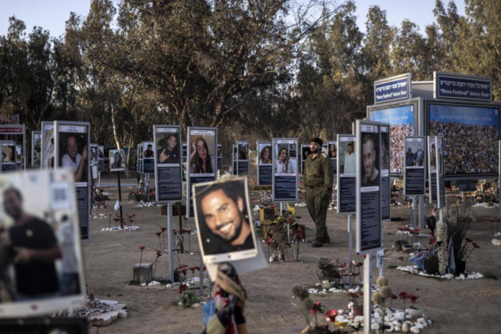 A dos años del horror: negocian por la paz en Gaza