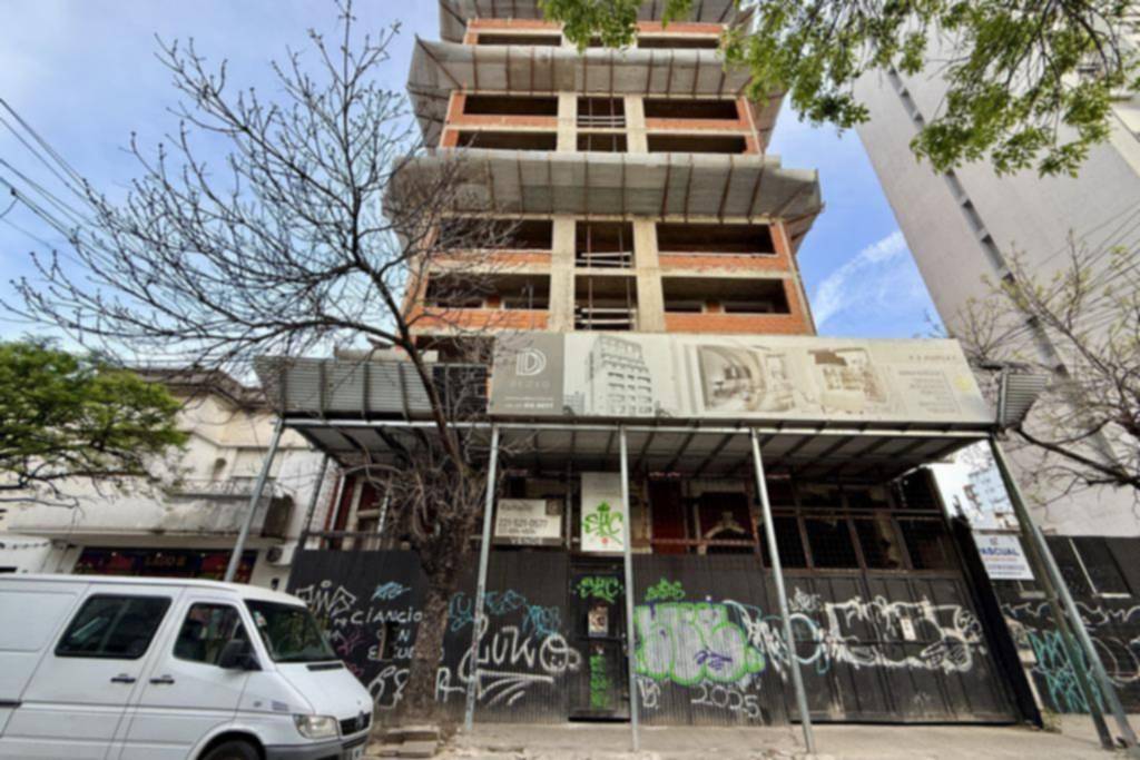 Candado y silencio en ABES Constructora: los reclamos cada vez son más