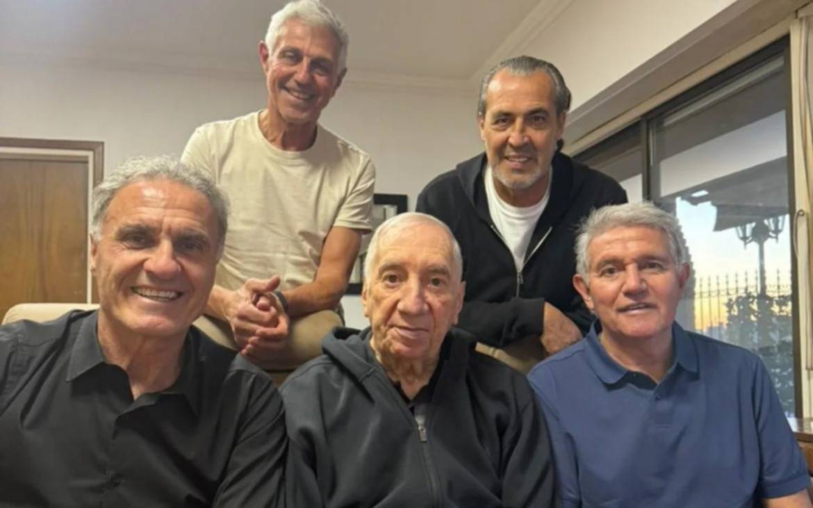 "El más grande de todos": La visita a Carlos Salvador Bilardo de los campeones del ‘86