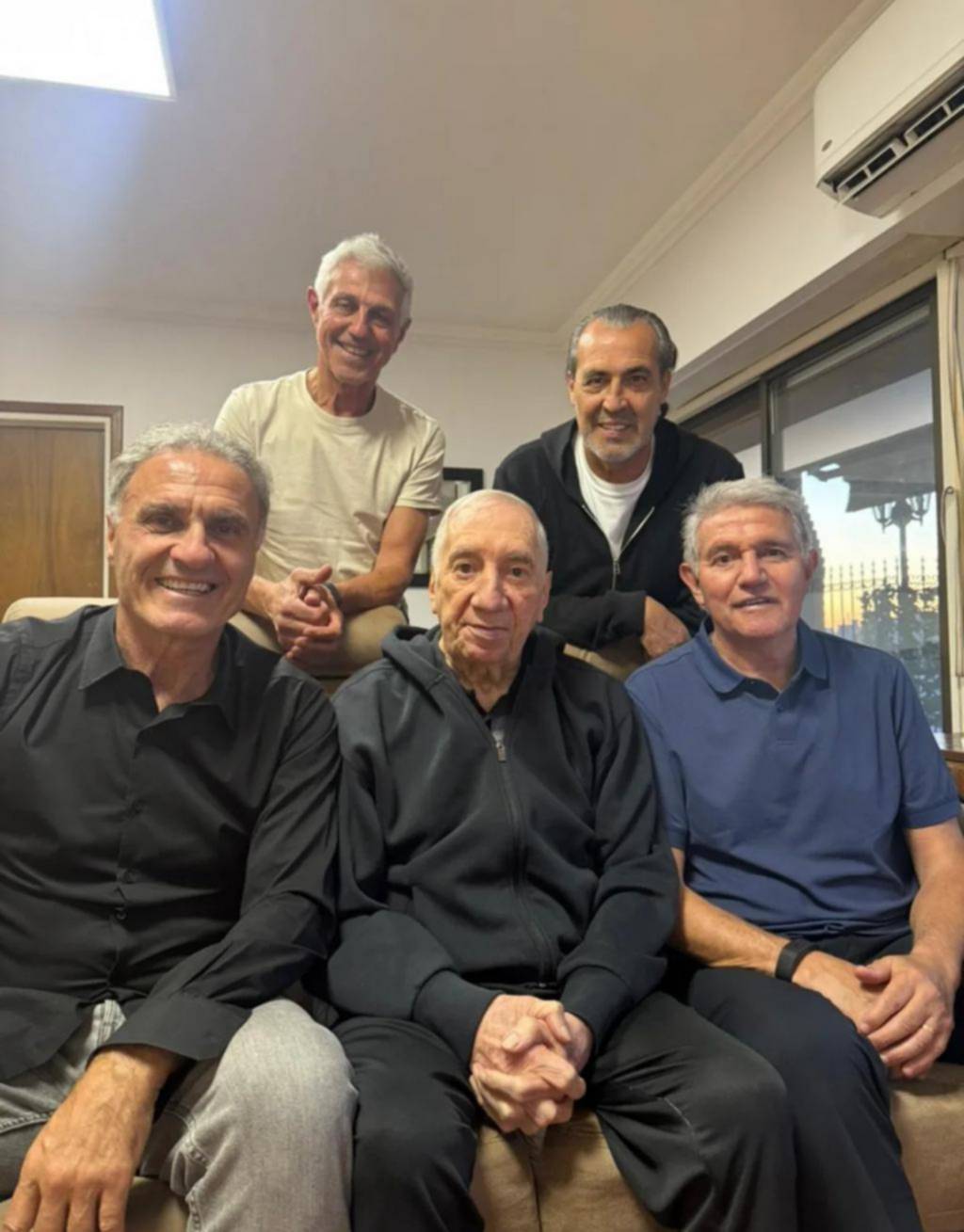 Los campeones del mundo del´86 visitaron al Doctor Bilardo