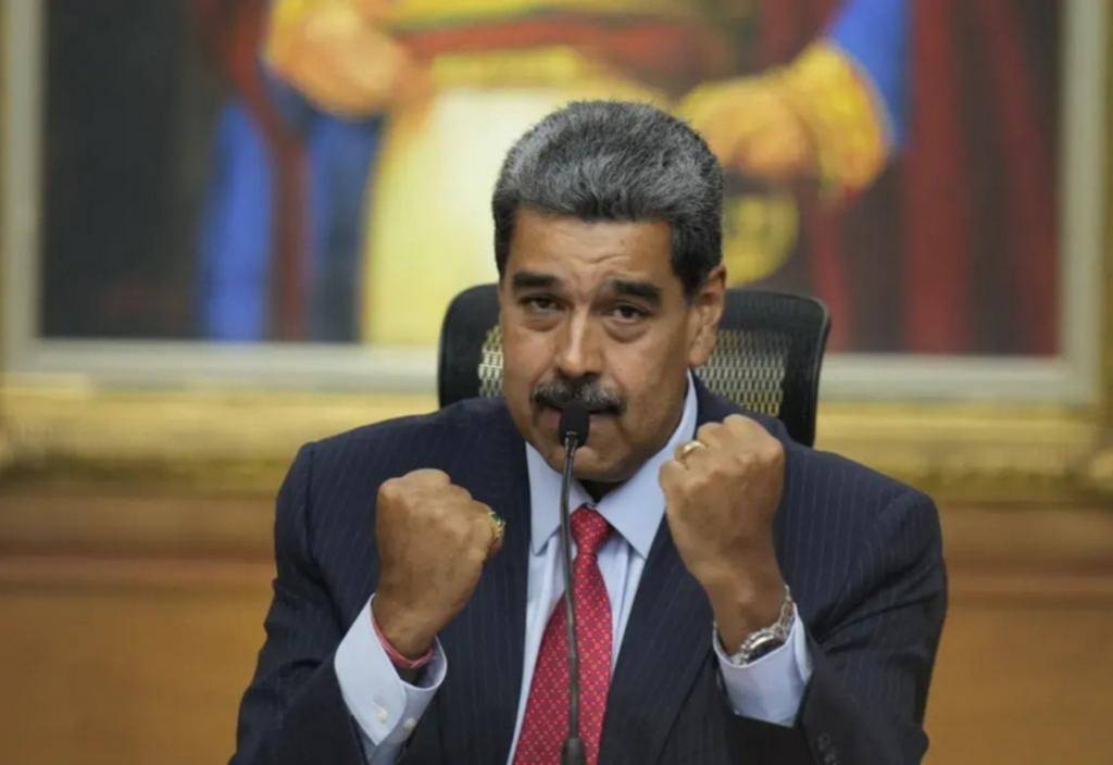 Maduro sigue movilizando militares y se extiende la tensión con EE UU