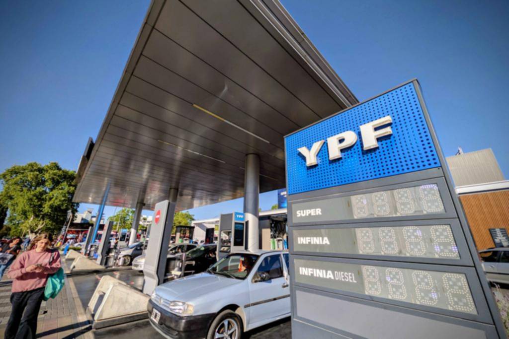 La nafta, peor que la inflación: desde julio aumentó entre 13 y 18%
