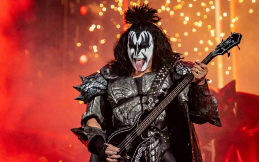 Se desmayó al volante: Gene Simmons, bajista de Kiss, terminó en el hospital