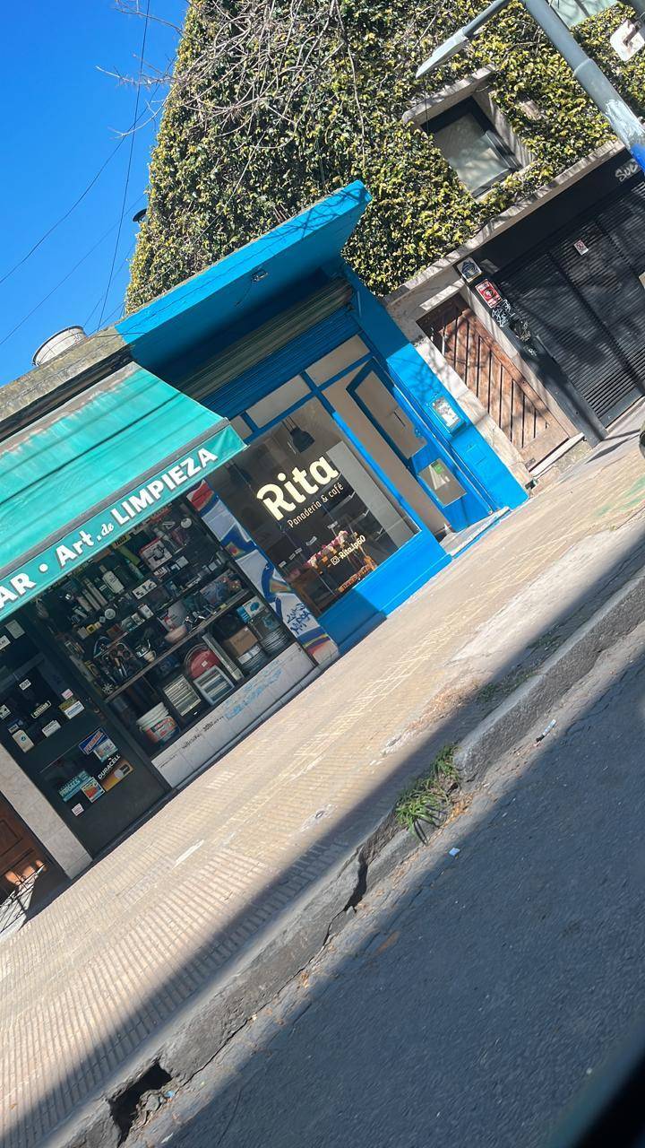 Entraron a pedir facturas y terminaron robando