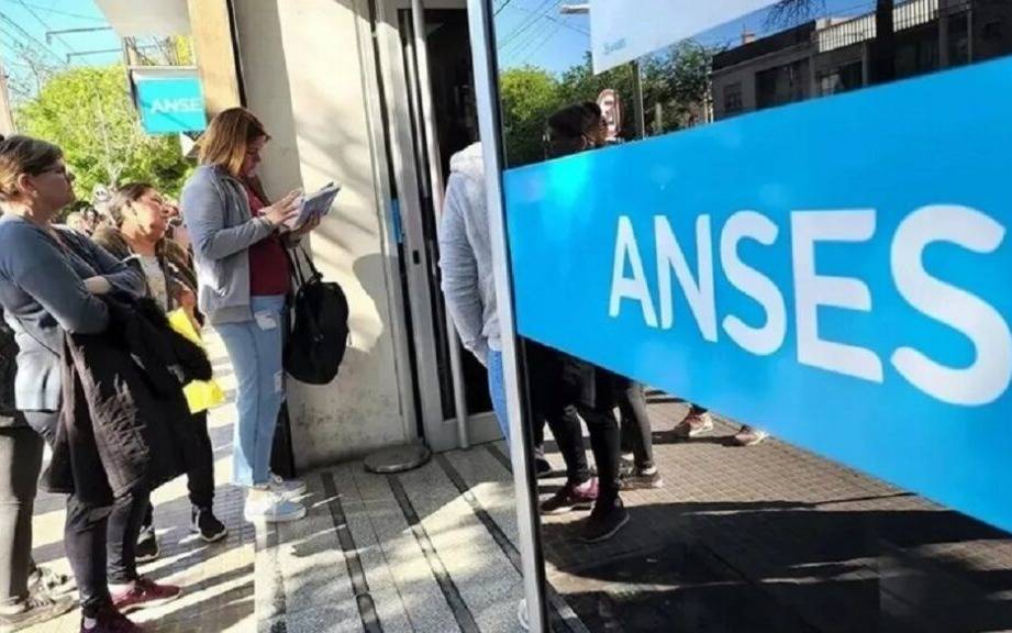 ANSES le quitará la asignación familiar a un segmento de asalariados: ¿quiénes perderán el beneficio?
