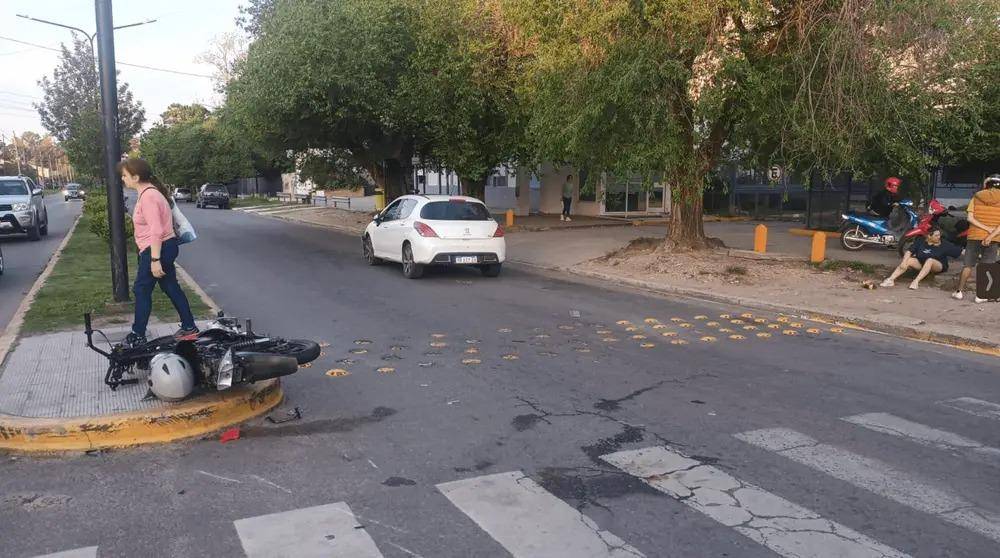Un impactante choque en Gonnet dejó dos heridos