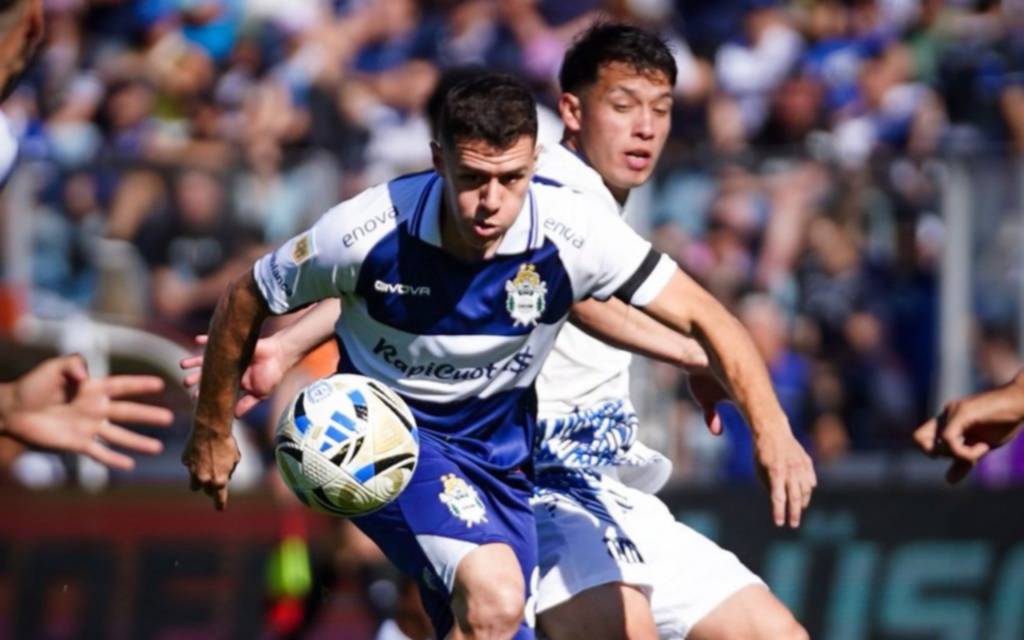 Gimnasia afronta una semana clave: complicado por el descenso y cuestionado en la previa del clásico