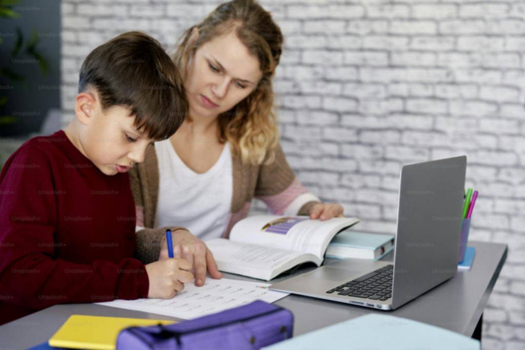 Aprender con IA: cómo aprovecharla para ayudar a los chicos con la tarea escolar