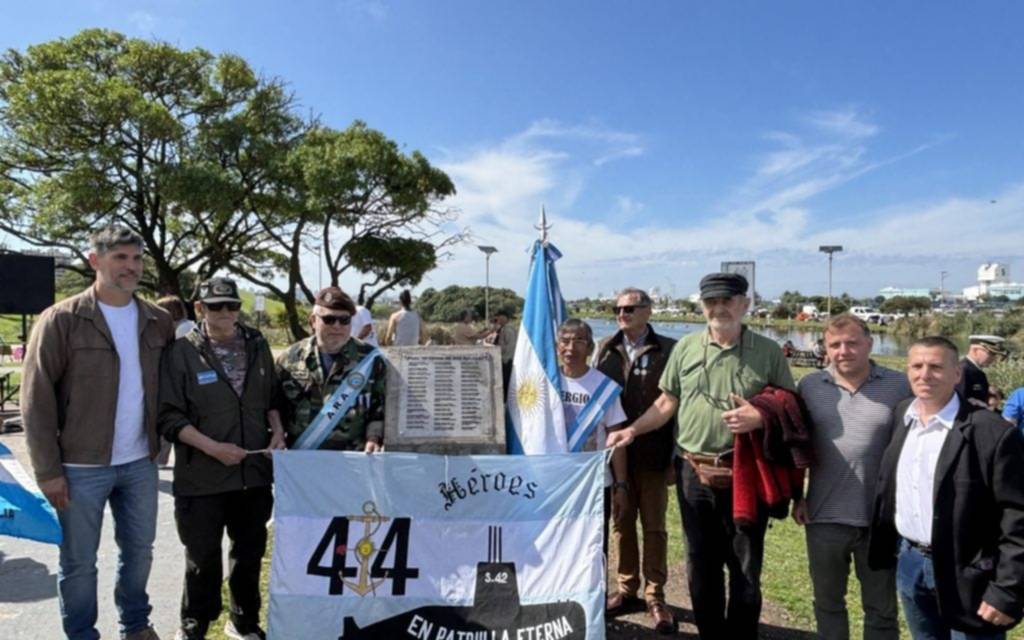 Mar del Plata rindió homenaje a los 44 héroes del ARA San Juan en Punta Mogotes