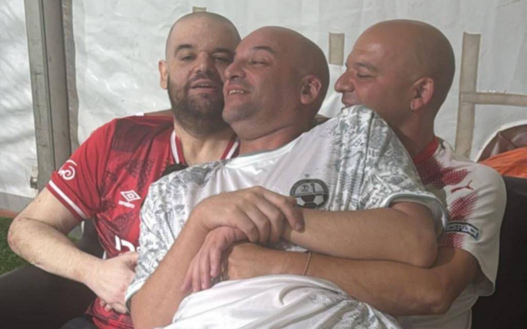 Abrazos después del horror: los argentinos volvieron con sus familias