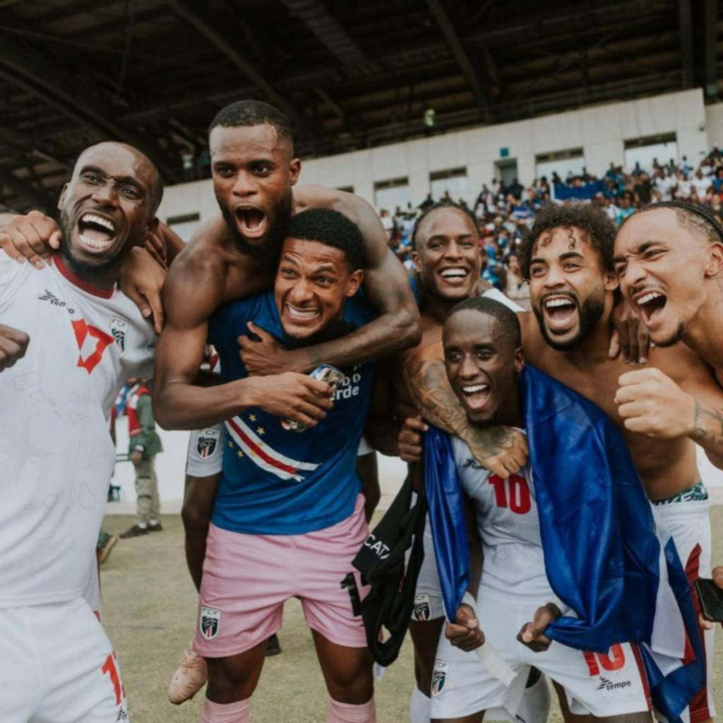 Cabo Verde: Los Tiburones Azules con una historia mundial