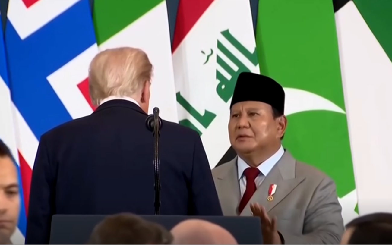 Un micrófono abierto reveló el pedido inesperado del presidente de Indonesia a Trump durante Cumbre de Gaza