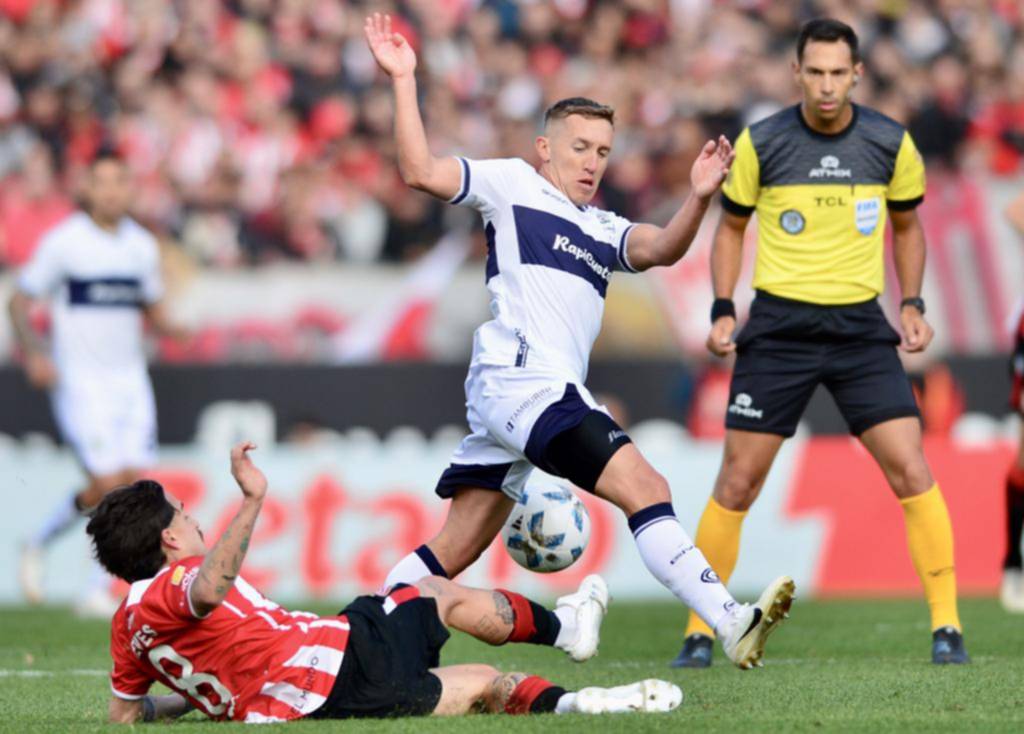 Facundo Tello dirigirá su tercer clásico de La Plata: cómo le fue en los anteriores