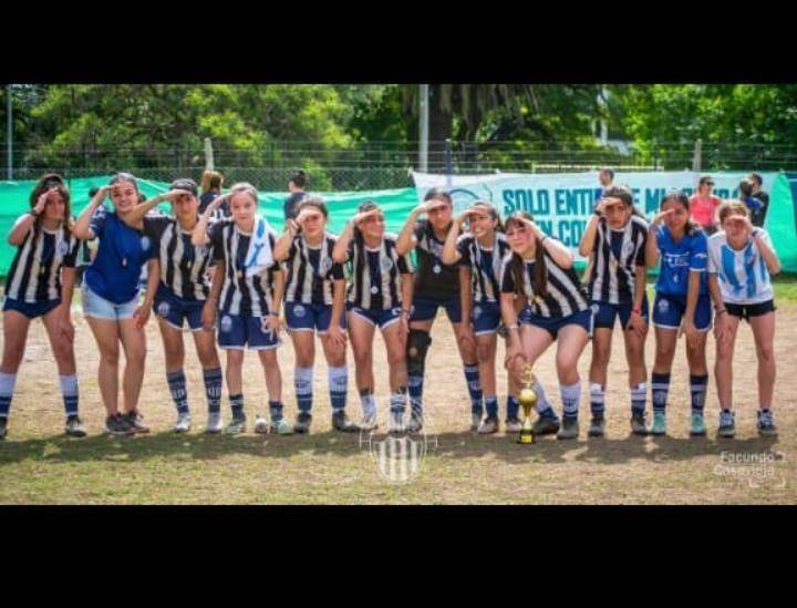Curuzú Cuatiá y For Ever, flamante campeonas