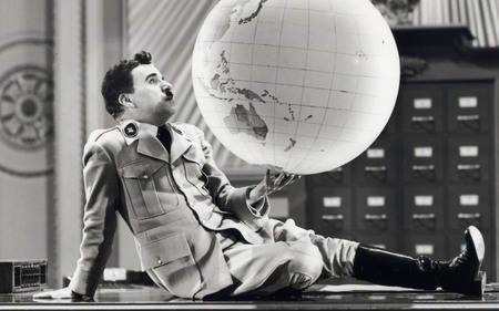 Hace 85 años Charles Chaplin desafió a Adolf Hitler: el estreno de "El gran dictador", la sátira que se burló del nazismo