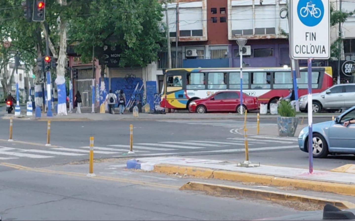 Todo gris para evitar el conflicto por las pintadas pinchas y triperas
