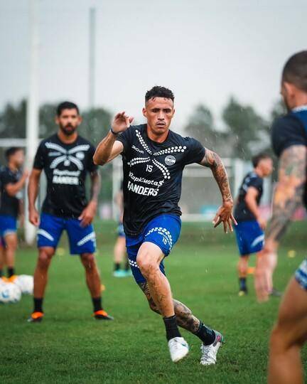 Zaniratto y la difícil tarea de armar el once de Gimnasia: ¿qué futbolistas jugarán ante Estudiantes?