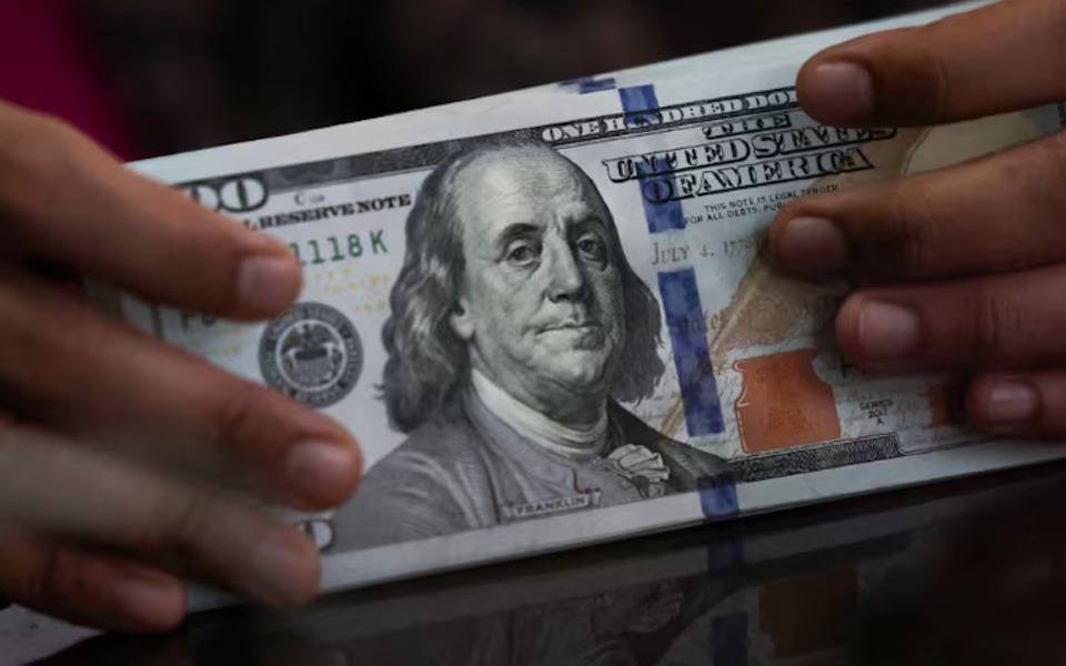 El dólar, en alza a pesar de la intervención del Tesoro de Estados Unidos: cerró a $1.425