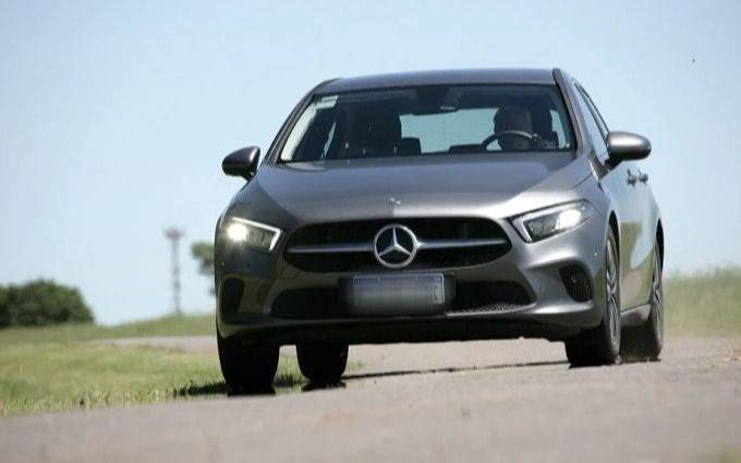 Compró un Mercedez Benz en La Plata, le resulto "ruidoso" y ganó una demanda de más de 100 millones a la automotriz