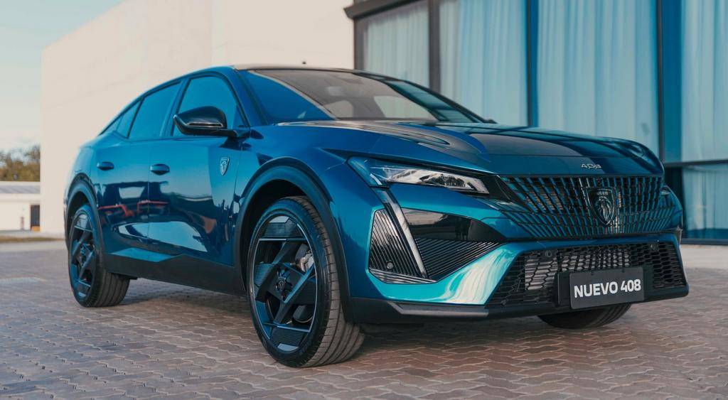 Peugeot presentó el 408 totalmente renovado